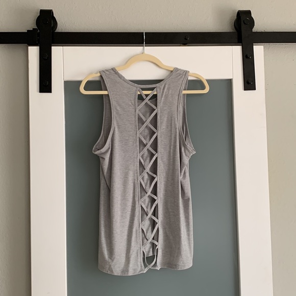 GapFit Breathe Lightweight Grey Knit Cross-Back Top - Picture 2 of 8